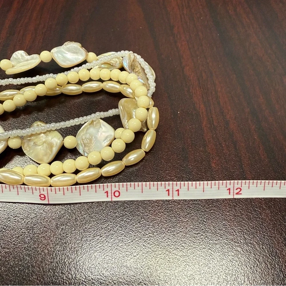 Avon Gold and Cream/natural Layered Necklace with Pearl-like Beads NIB 2007